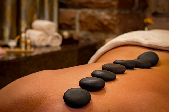 hotstone-massage-beautysalon borne.jpg